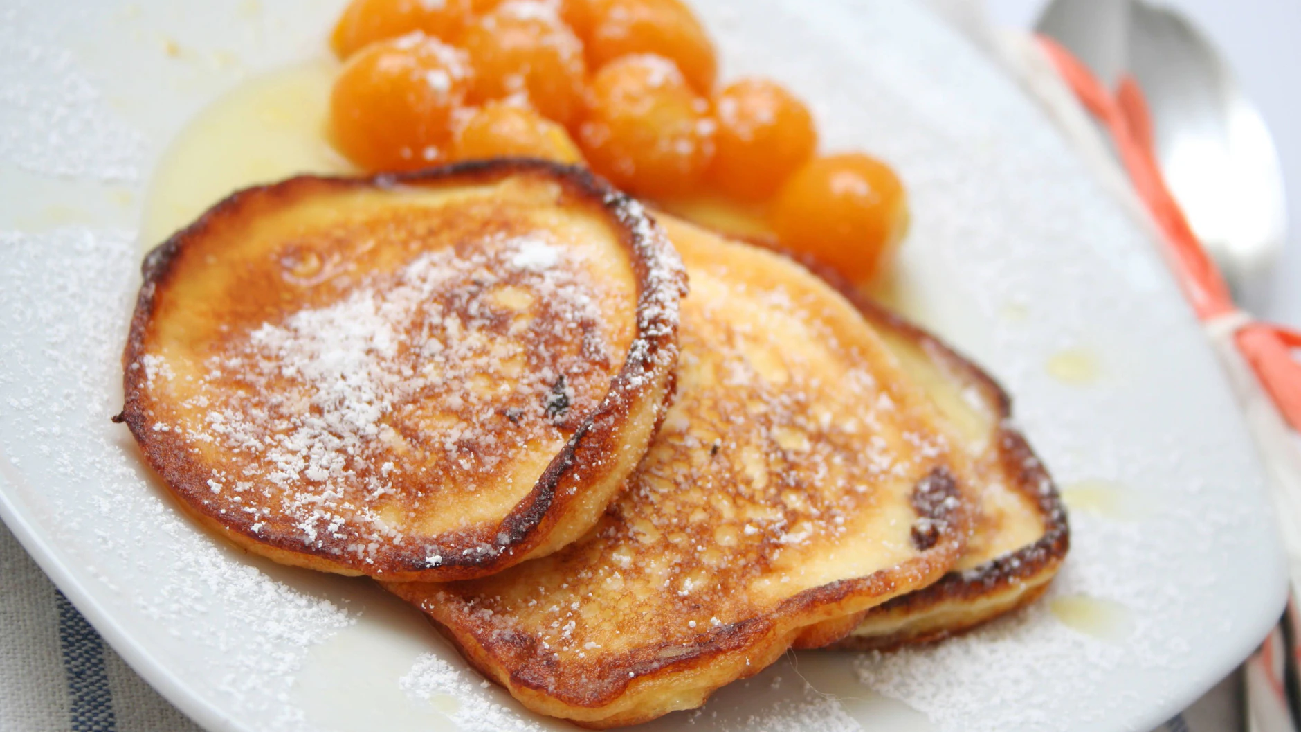 Quarkpuffer kombinieren Kloßmehl mit frischem Quark.