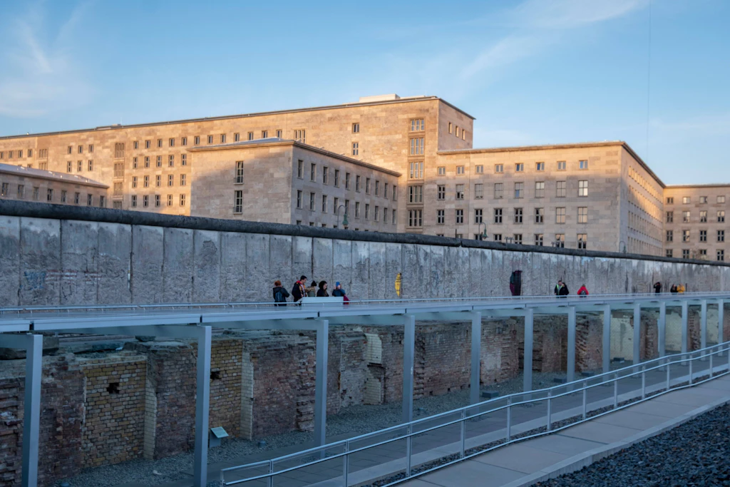 80 Jahre Kriegsende: 30 Orte für Ihr Gedenken in Berlin