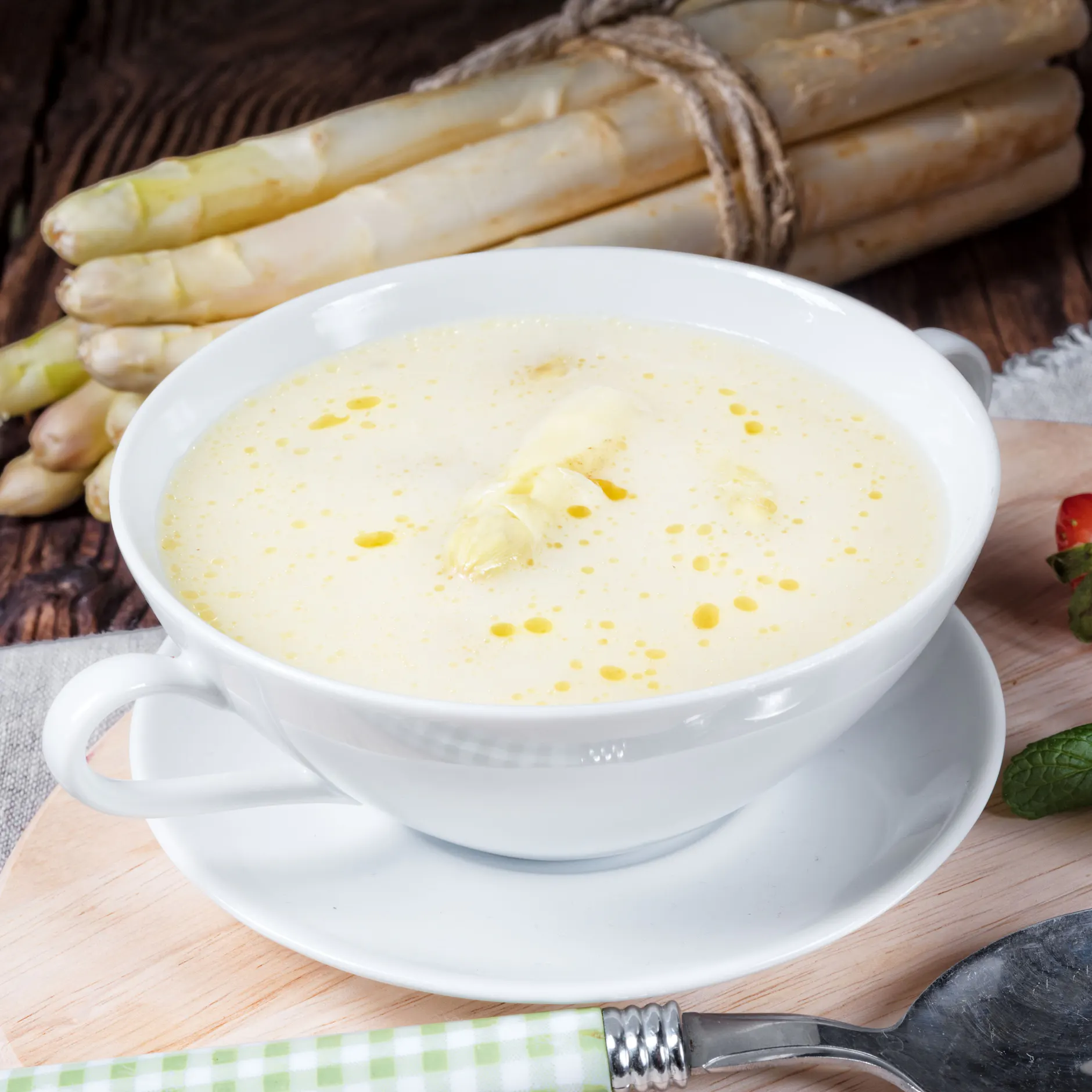 Essen wie im Osten: Zwei Rezept-Klassiker aus der DDR für Spargelsuppen