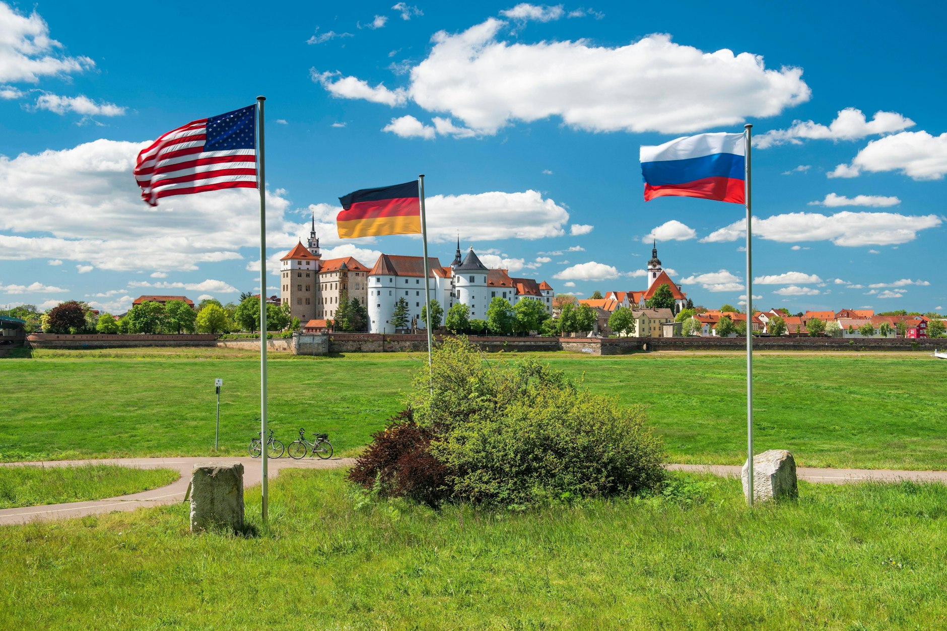 Schloss Hartenfels an der Elbe im sächsischen Torgau
