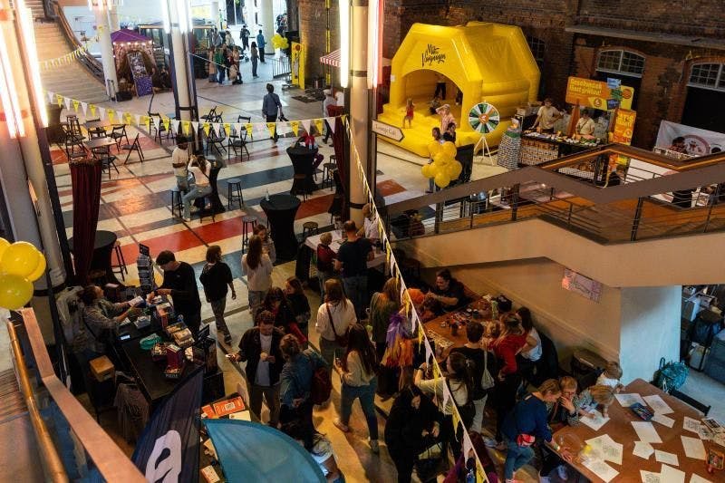 Mitmachen, lachen, entdecken: Der Vergnügungspark ist ein Familien-Highlight voller Überraschungen!