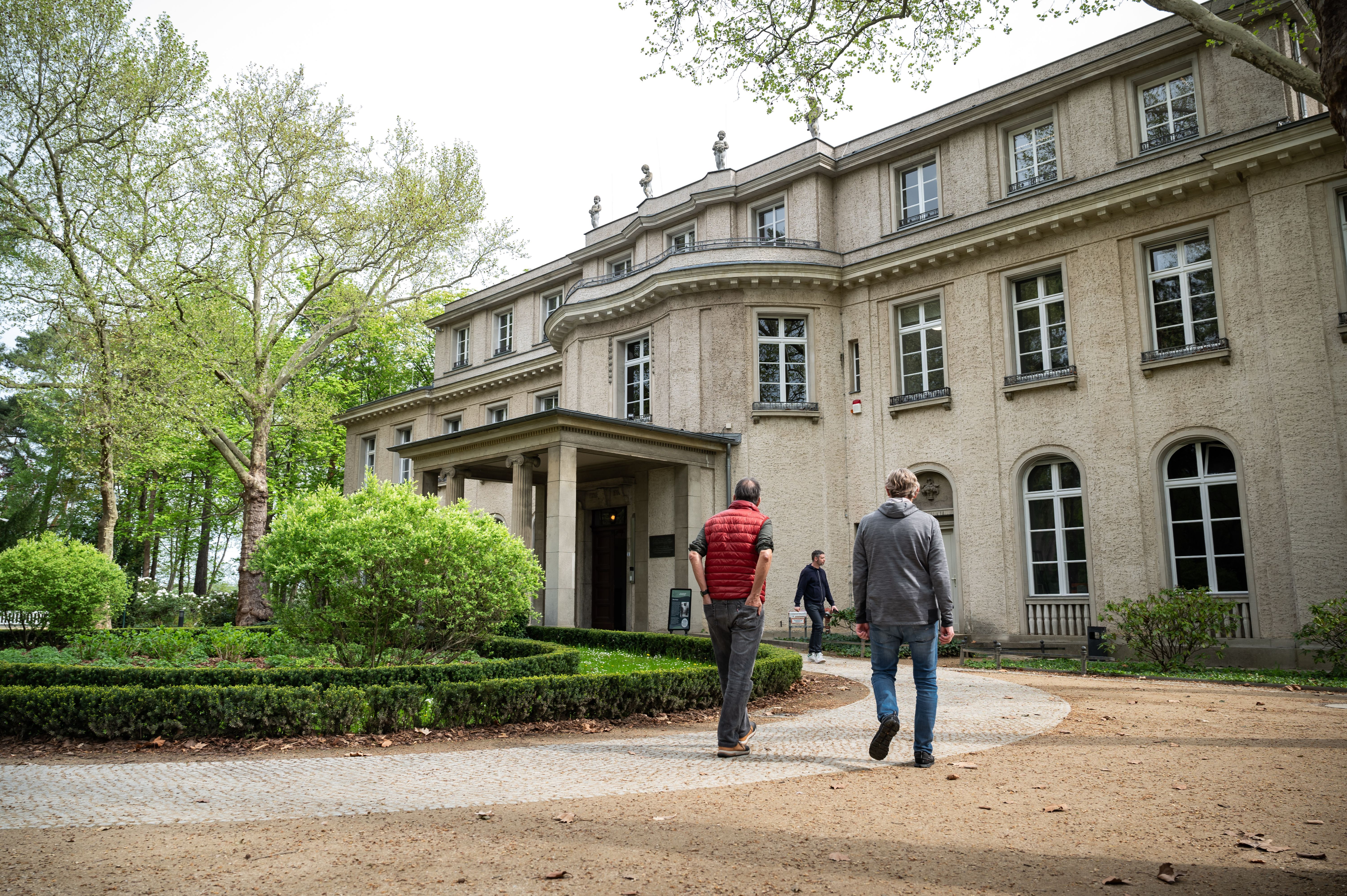 Exklusiv: AfD attackiert Gedenkstätten-Leitung – Berlin will Infotafeln mit Correctiv-Bezug behalten