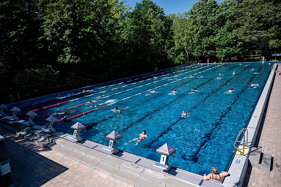 Die Berliner Schwimmbäder verzeichneten diesen Sommer einen deutlichen Besucherrückgang.