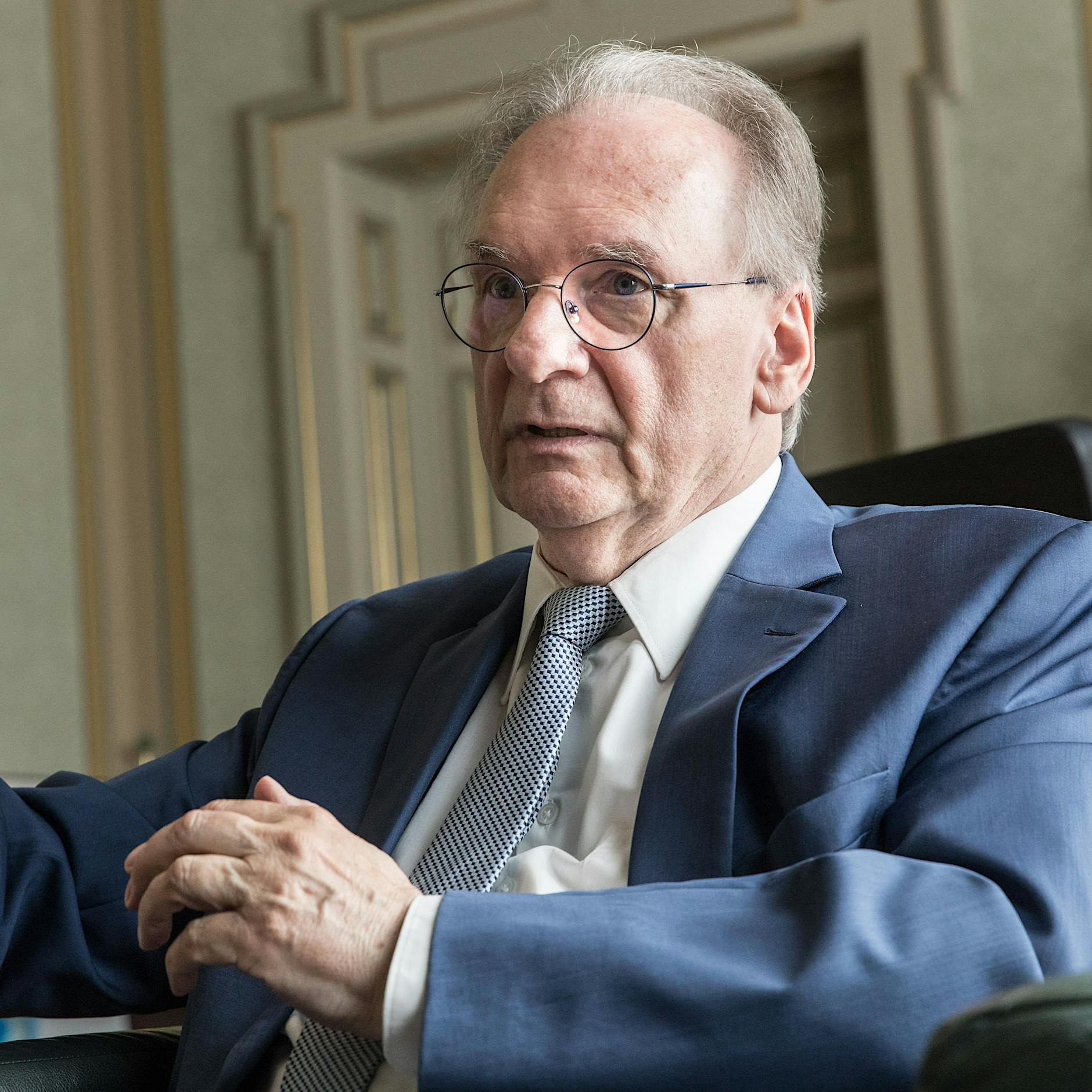 Reiner Haseloff im Interview: Öffentlich-rechtliche Medien müssen mehr Meinungen zulassen