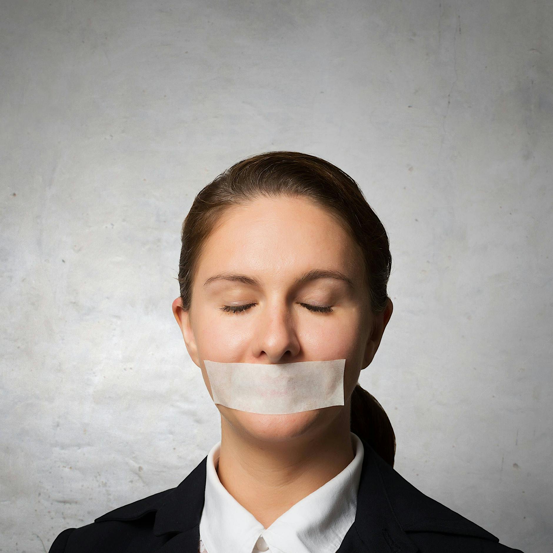 Interview mit Naomi Seibt und Meinungsfreiheit: Warum darf Ronzheimer nicht mit jedem reden?