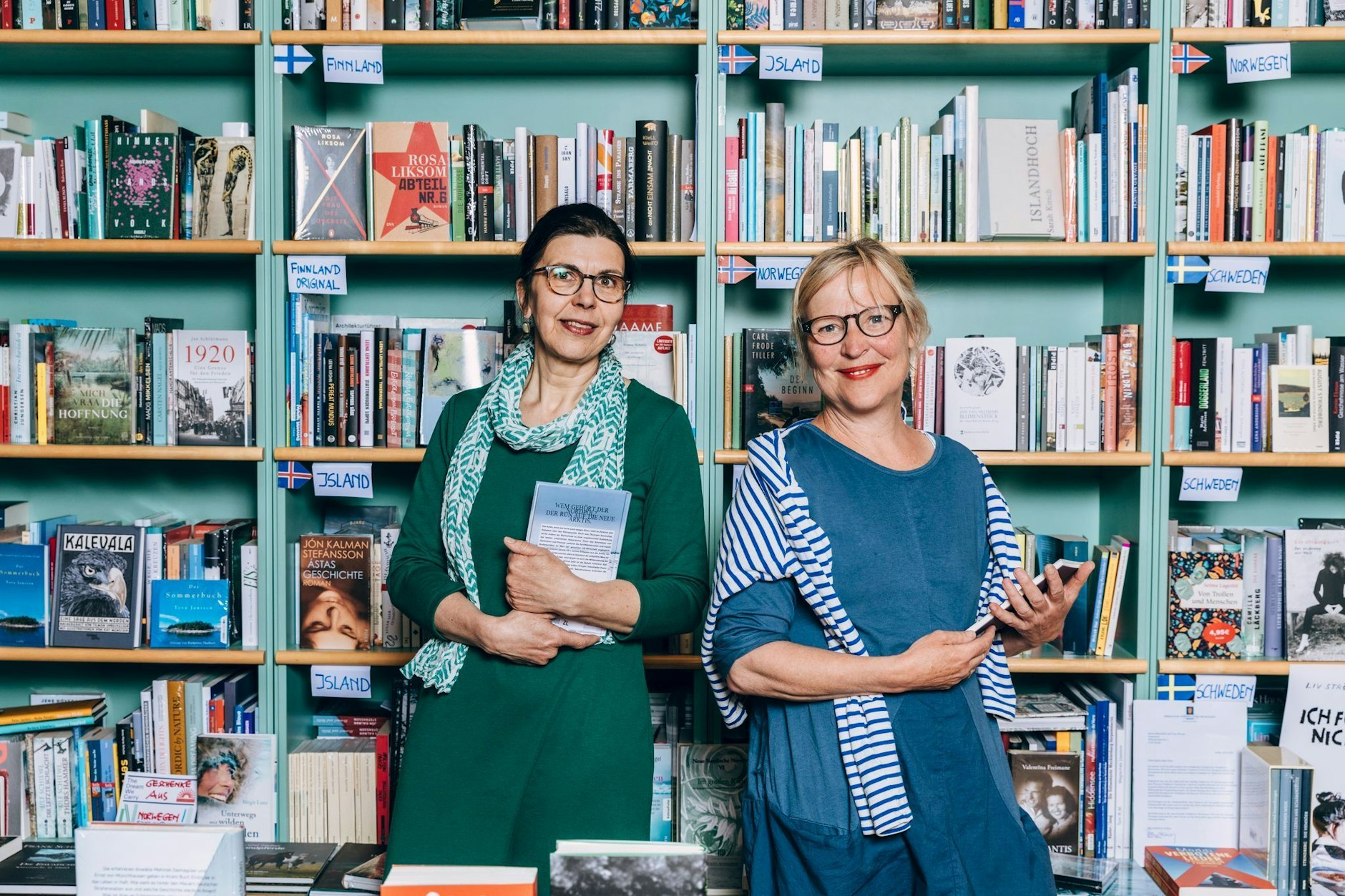 Katrin Mirtschink und Petra Wenzel in ihrer Buchhandlung Pankebuch