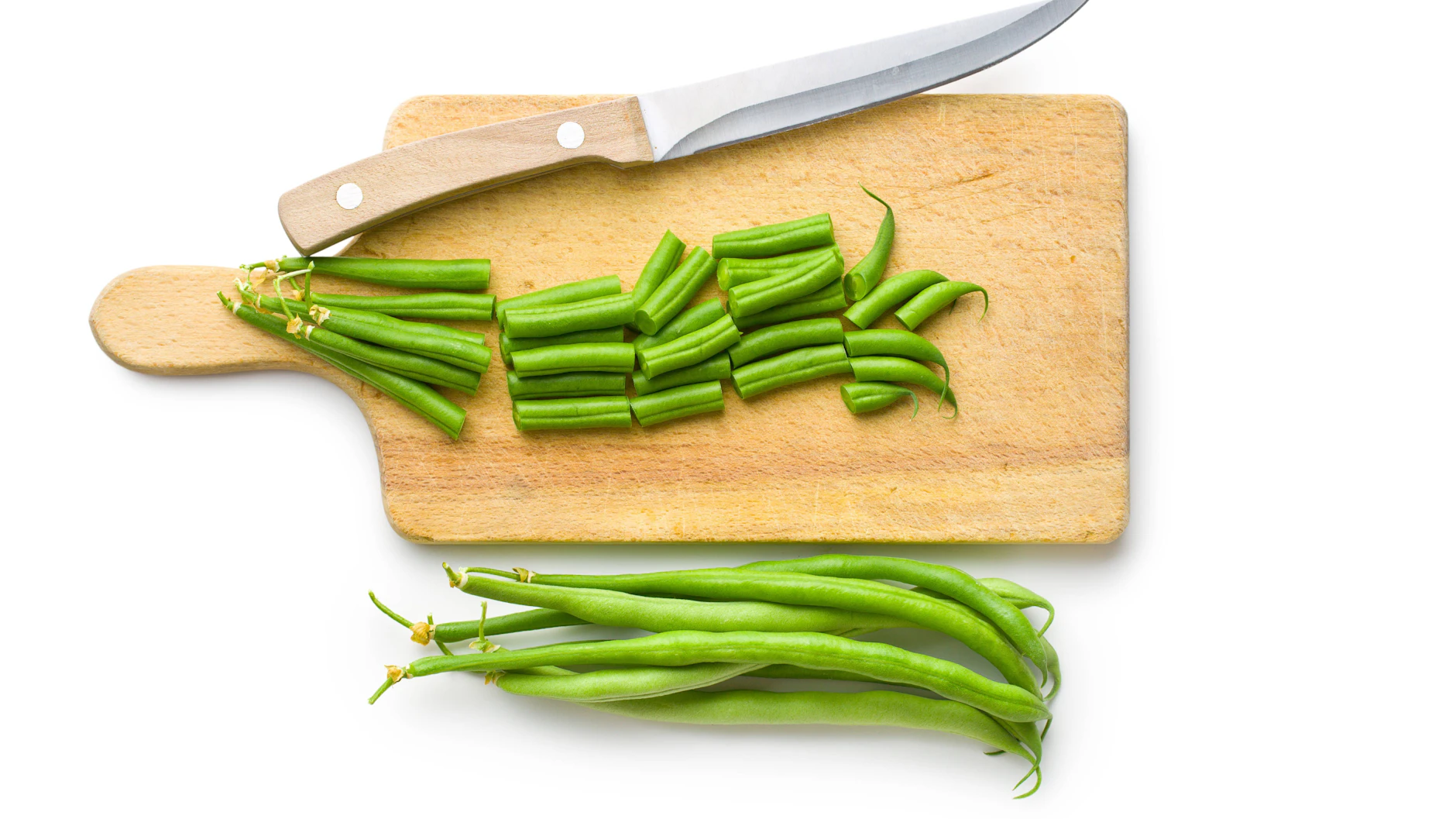 Mit frisch geschnippelten grünen Bohnen: das ist natürlich die elegantere Version für den Eintopf.