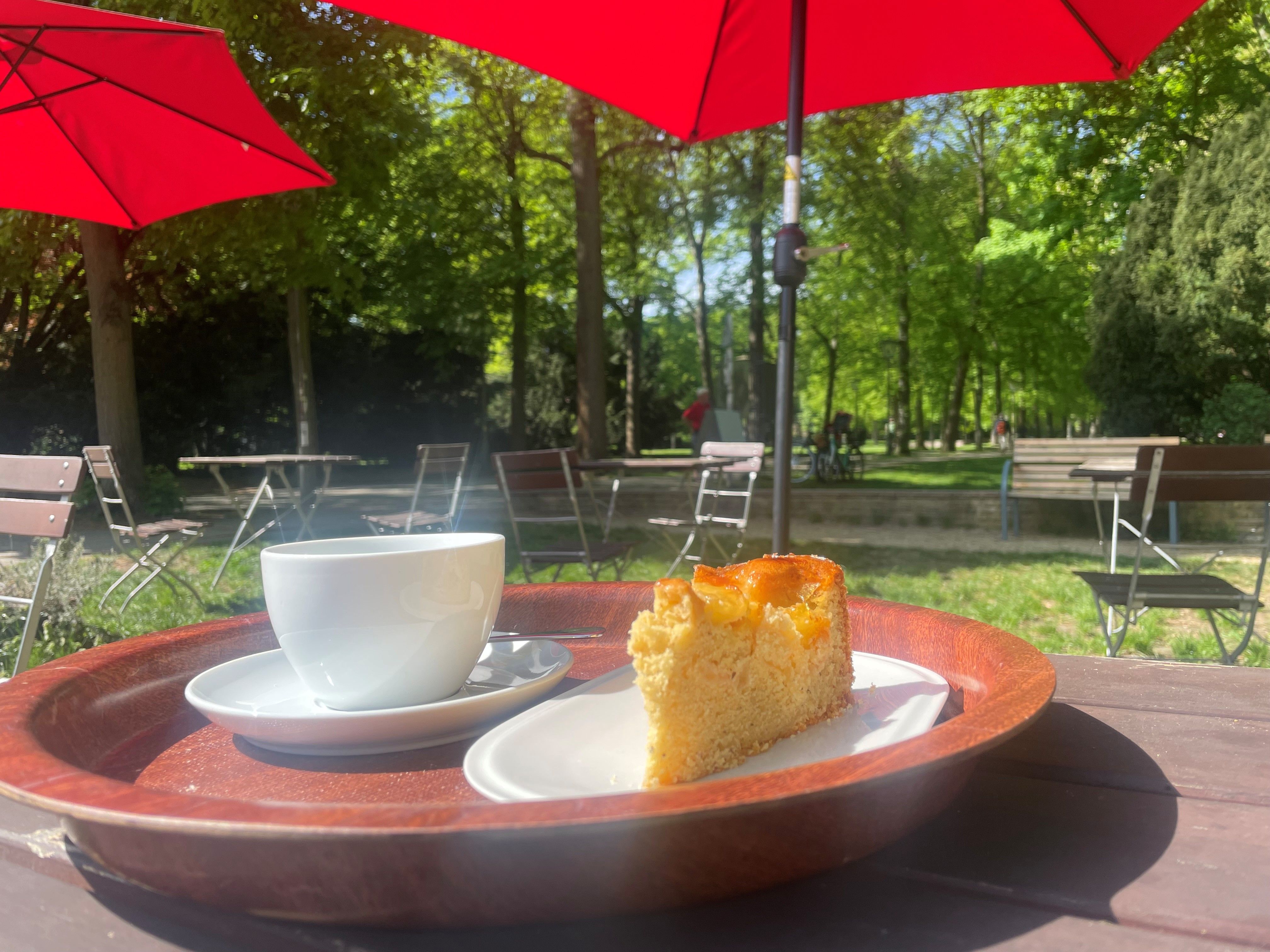 Bundeswehr schubst Café-Betreiber im Pankower Schloßpark vom Platz