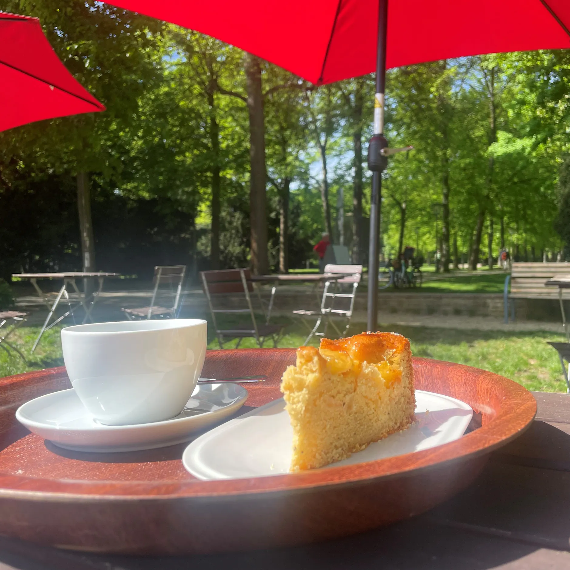 Bundeswehr schubst Café-Betreiber im Pankower Schloßpark vom Platz