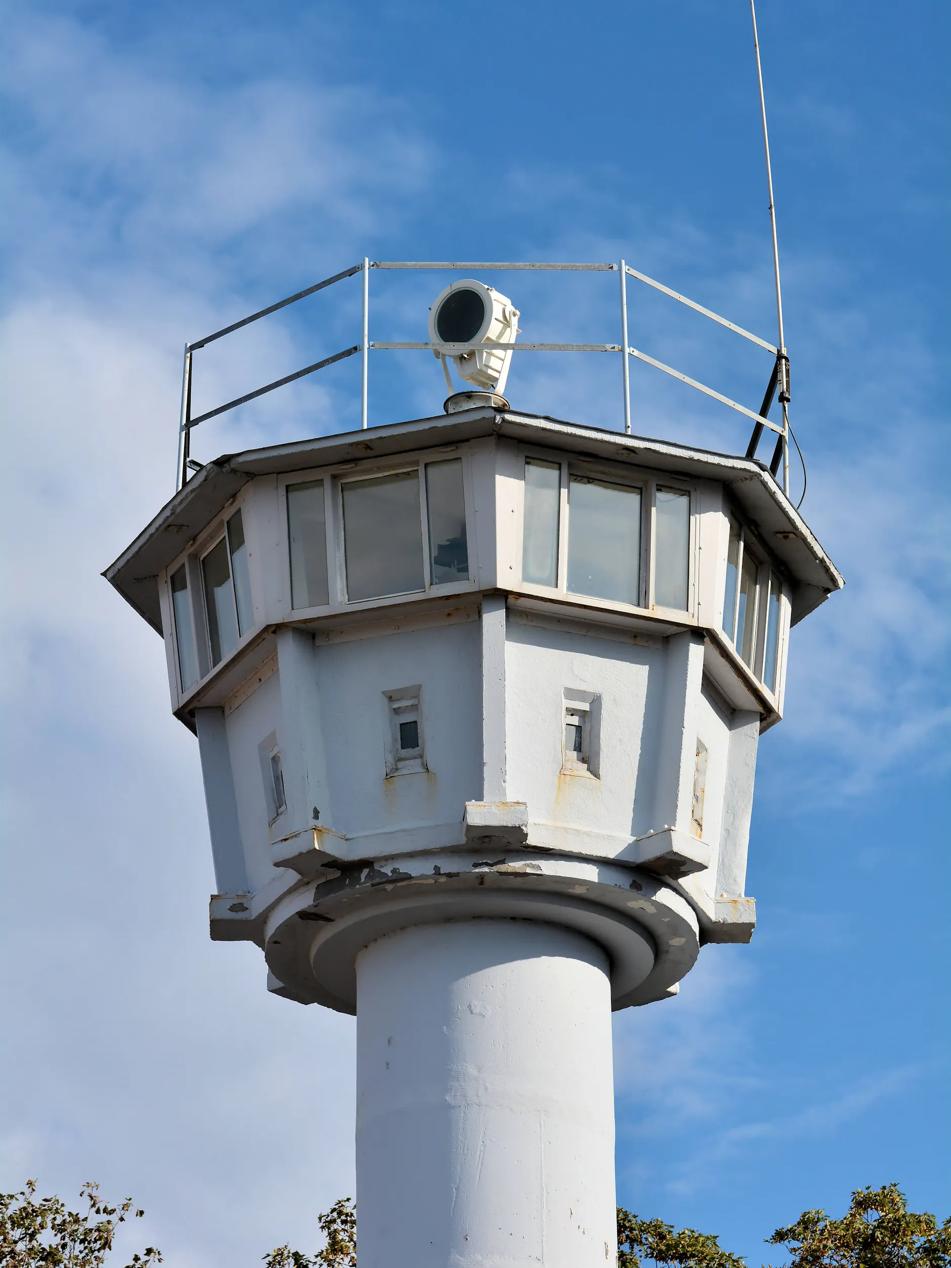 Ein Wachturm am Strand: Dieser Ostsee-Grenzturm an der deutsch-deutschen Grenze in Kühlungsborn überwachte den Küstenabschnitt.