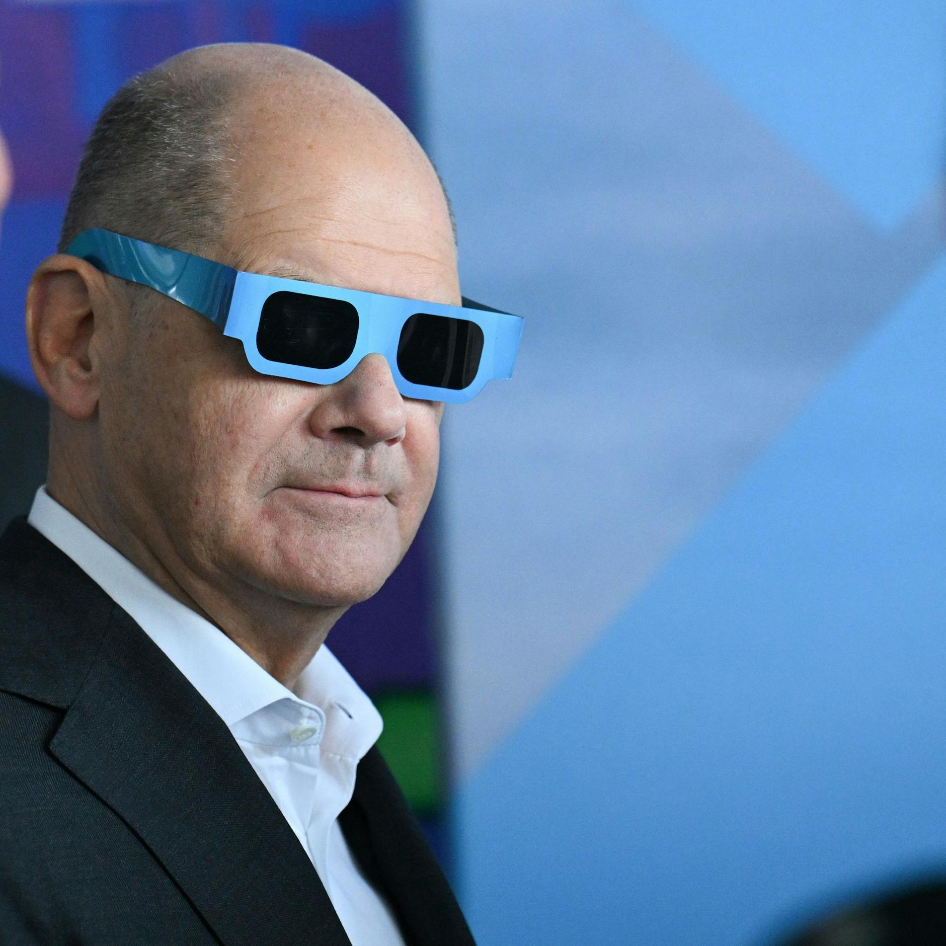 Image - Großer Zapfenstreich für Olaf Scholz: Diese 5 Songs sollten eigentlich für den Kanzler gespielt werden