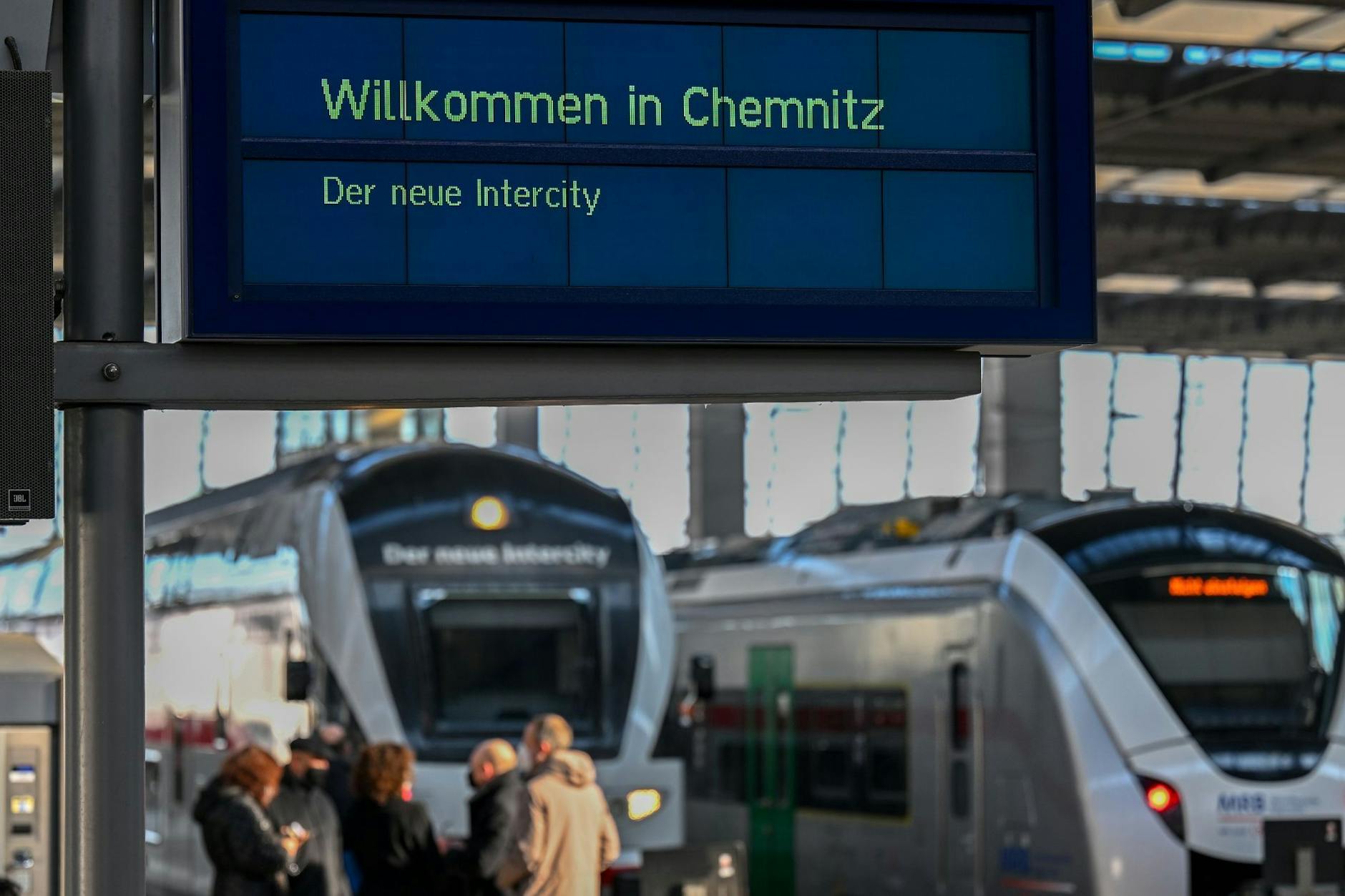 Wenn der Zug fährt. Falls der Zug fährt.