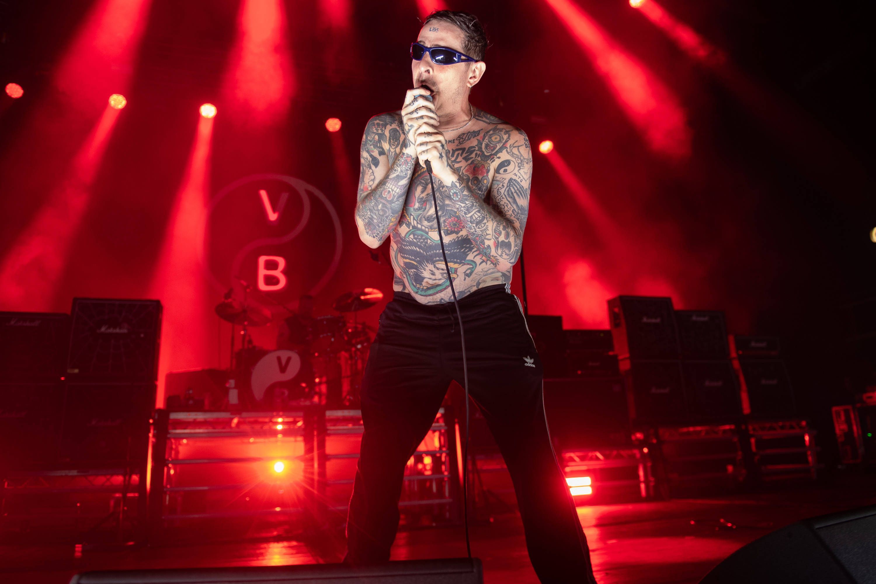 Viagra Boys in der Columbiahalle: Wilde Fahrt in der bunten Punk-Achterbahn