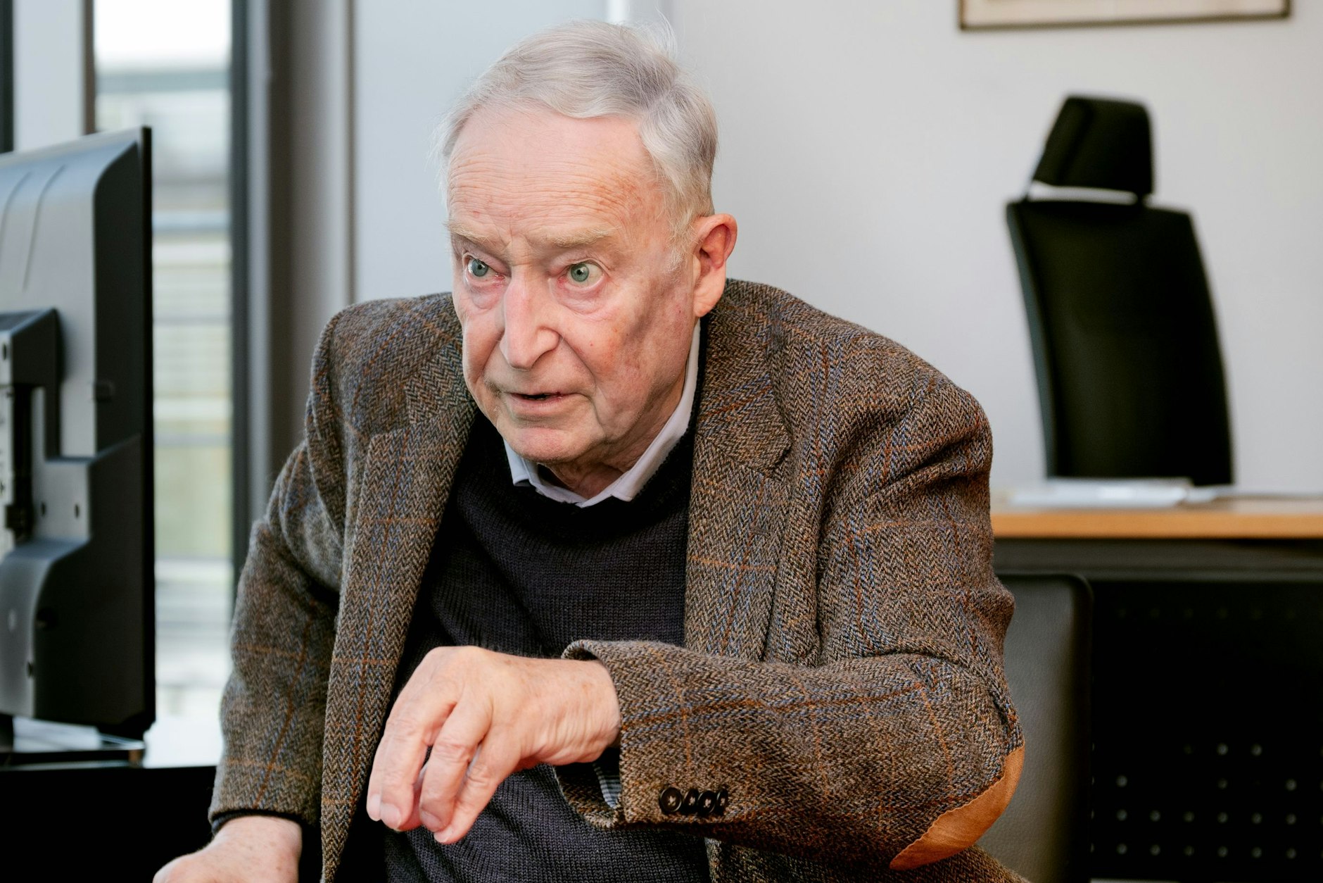 Alexander Gauland im BLZ-Interview in seinem Büro im Bundestag