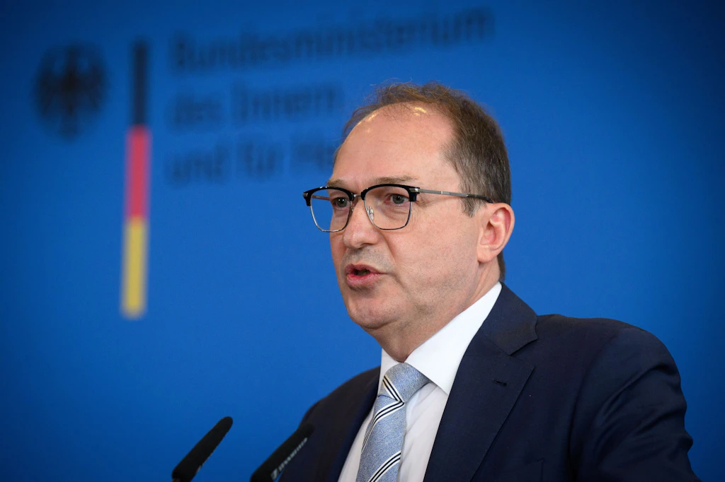 Bundesinnenminister Alexander Dobrindt: „Kontrolle, Kurs und klare Kante“