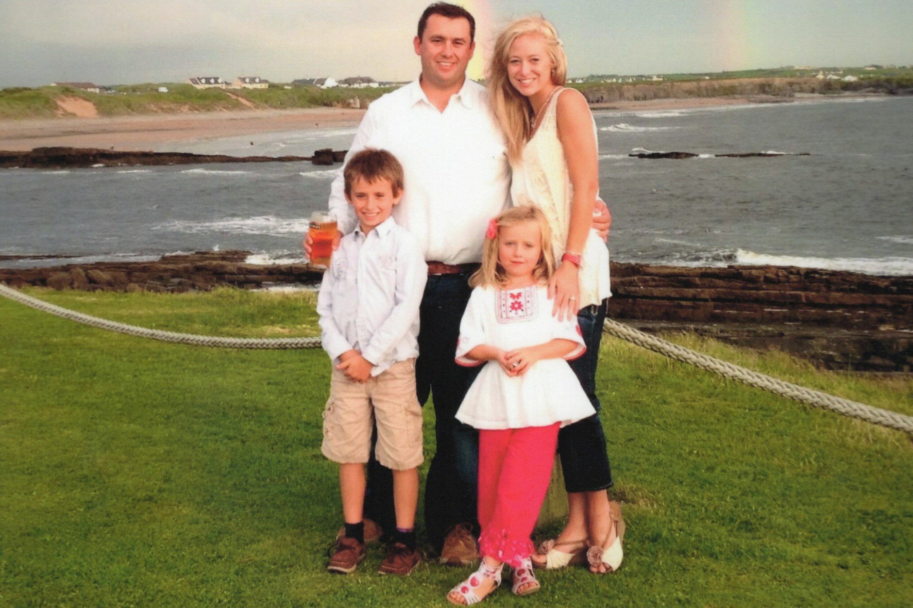 Vor der Familientragödie: Die Familie Corbett bevor Vater Jason unter unklaren Umständen erschlagen wurde.