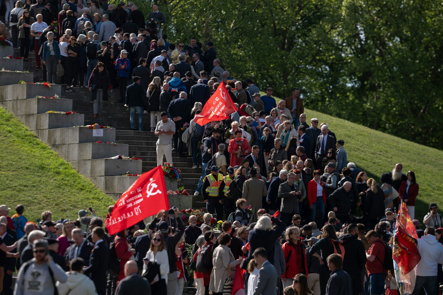 Nach Schätzungen kamen etwa 500 Menschen.