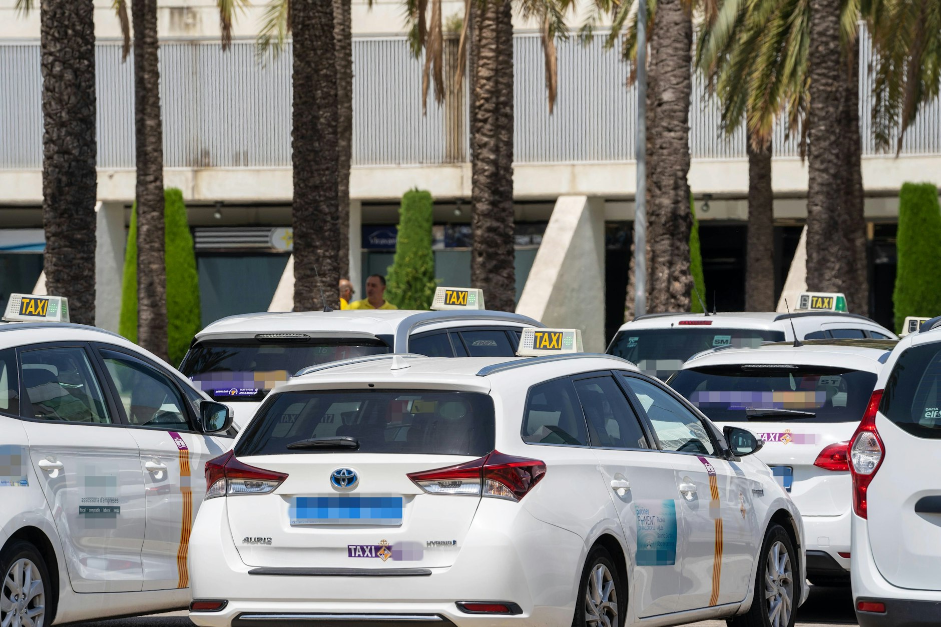 Taxis auf Mallorca. Touristen sollten aufpassen, bei Taxifahrten nicht betrogen zu werden. Was aber nicht heißen soll, dass alle Taxifahrer auf der Insel schummeln