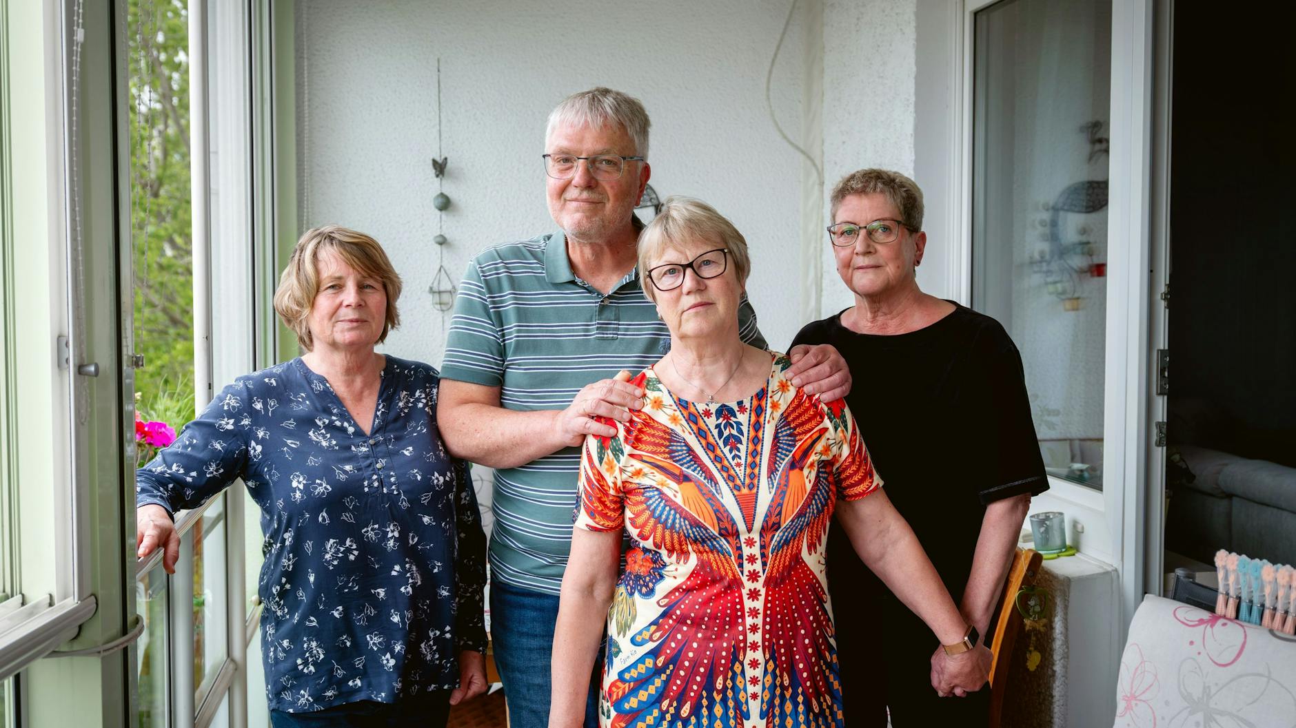 Ilona Seyfert (v.l.), Jens-Olav Preuß, Steffi Himmelweit und Anke Preuß haben die Unterschriftenaktion gegen die geplanten Neubauten im Kleeblatt-Kiez initiiert.