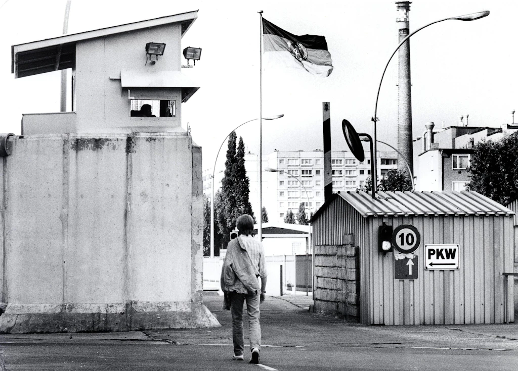 Museumsbesuch in Berlin: Wie bei der Grenzabfertigung bei Einreisen in die DDR