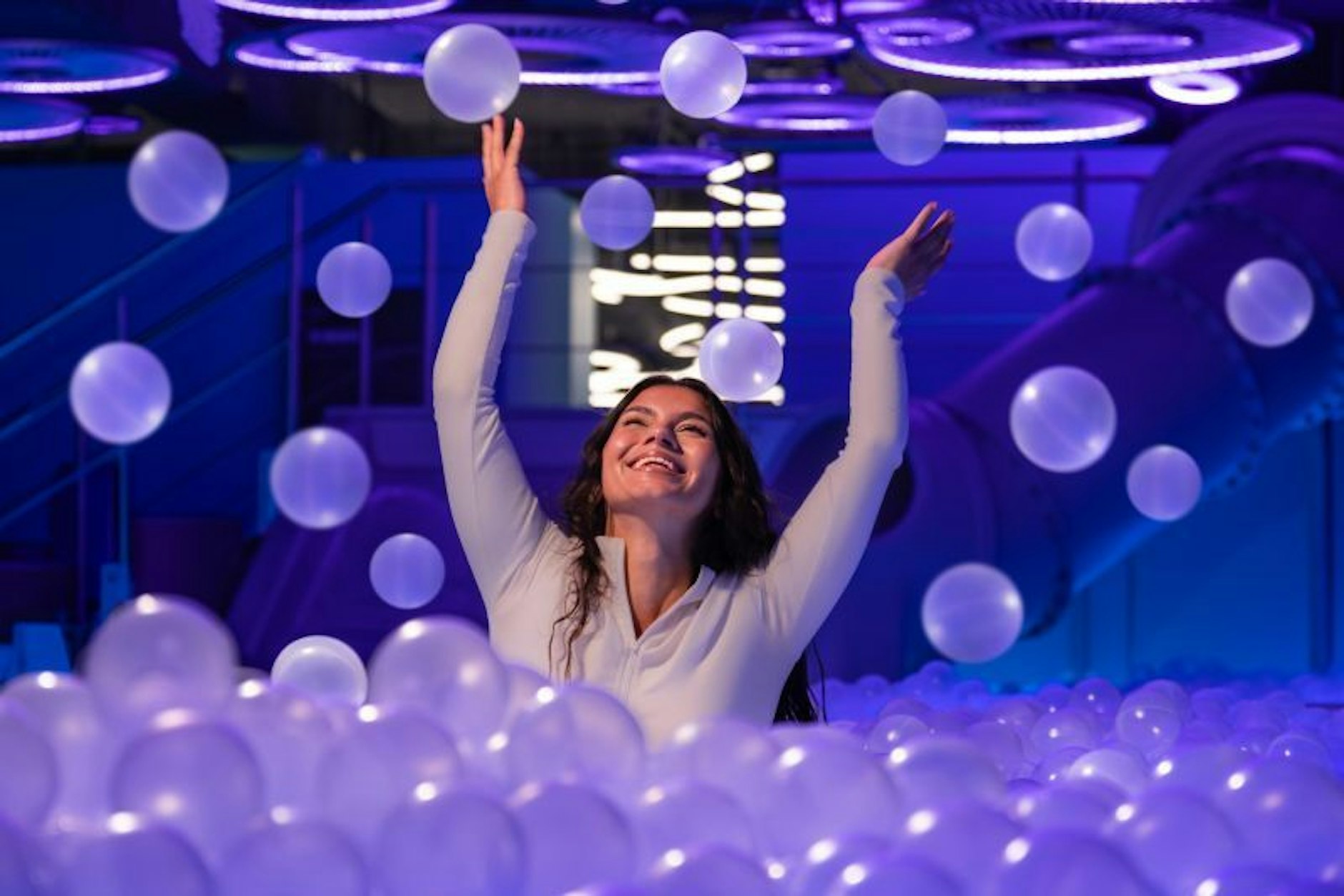 Rein ins Unerwartete… und rein ins Vergnügen – bei IKONO Berlin!