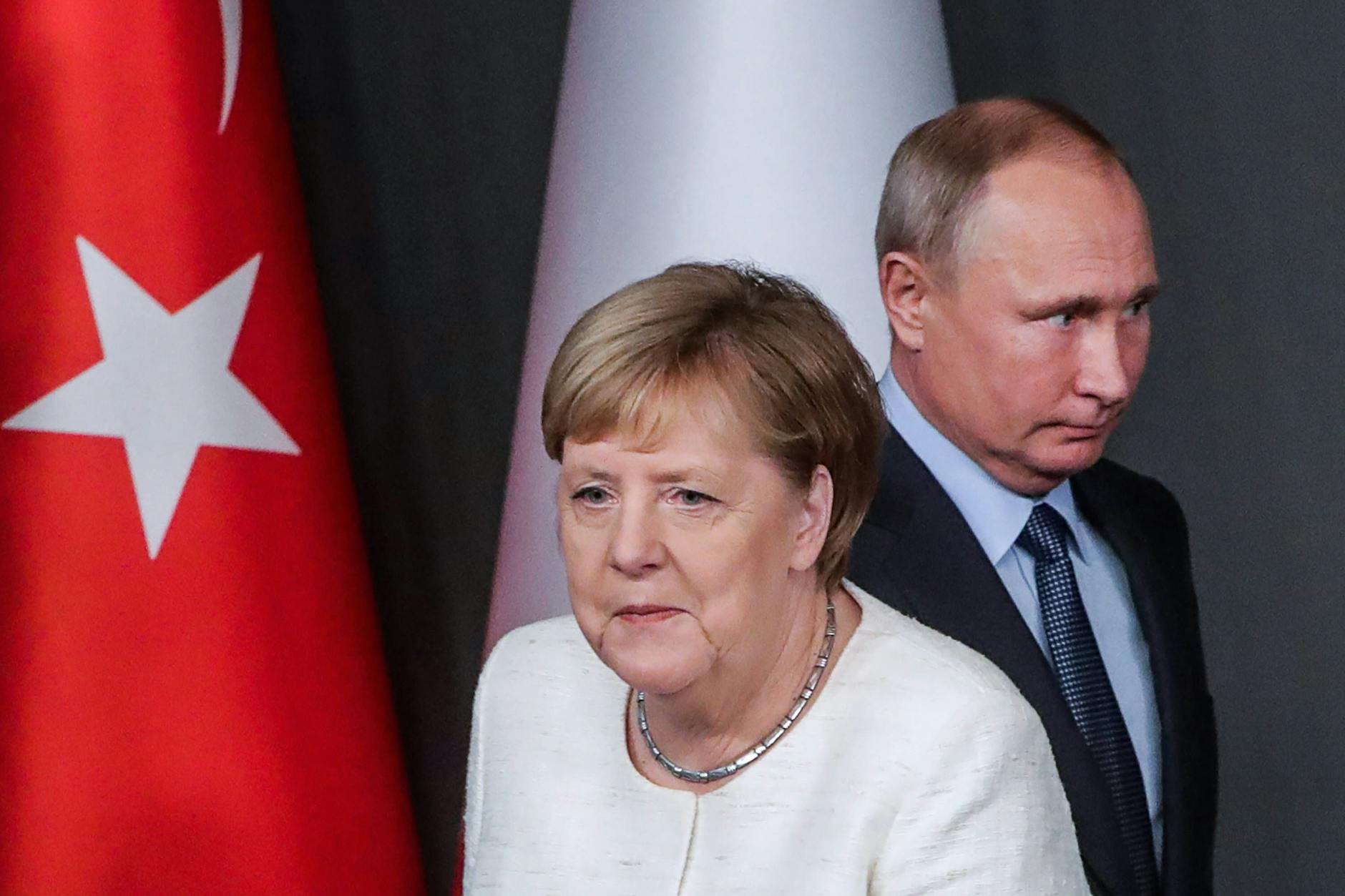 Bundeskanzlerin Angela Merkel und Russlands Präsident Wladimir Putin bei einem Gipfeltreffen im Oktober 2018 (Symbolbild)