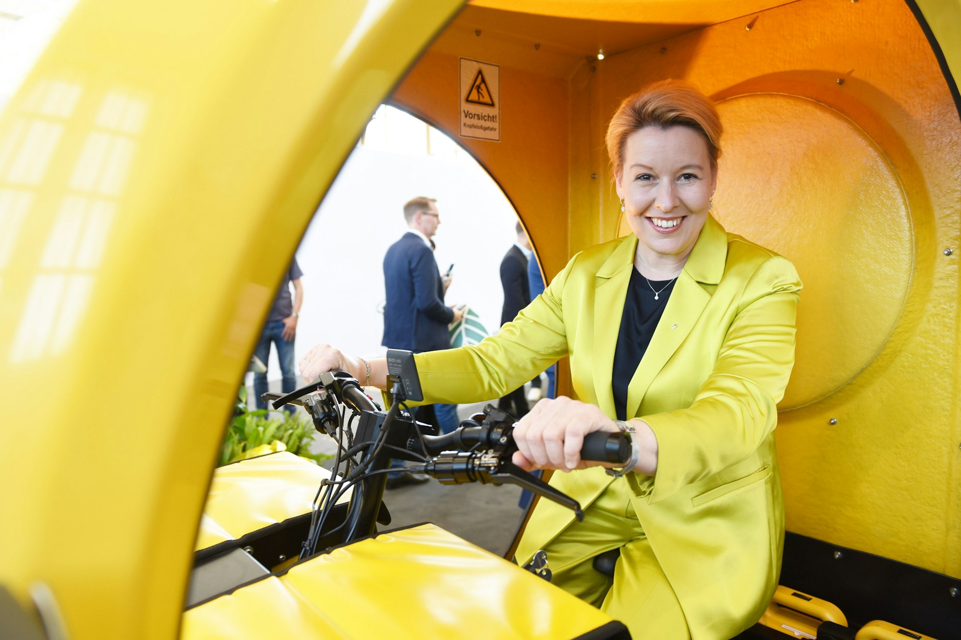 Berlins Sonnenkönigin? Wirtschaftssenatorin Franziska Giffey (SPD) beim Greentech Festival 2025 vor einem Monat.