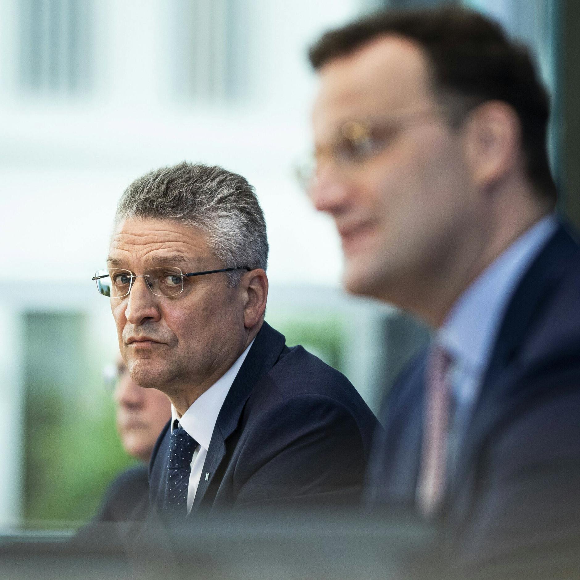 Image - Corona-Pandemie: Wie das RKI durch eine Art Trick die Maskenpflicht möglich machte