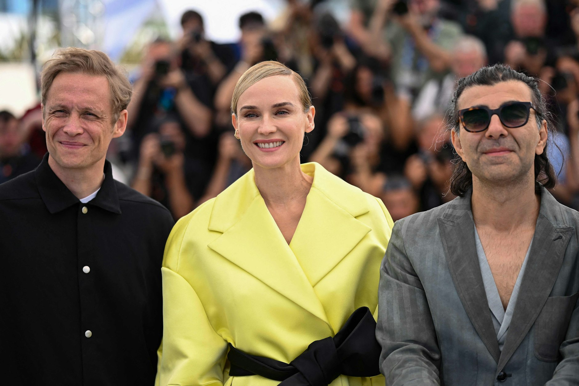 Matthias Schweighöfer, Diane Kruger und Fatih Akin: Der Lichtblick auf diesem Bild trägt Gelb.