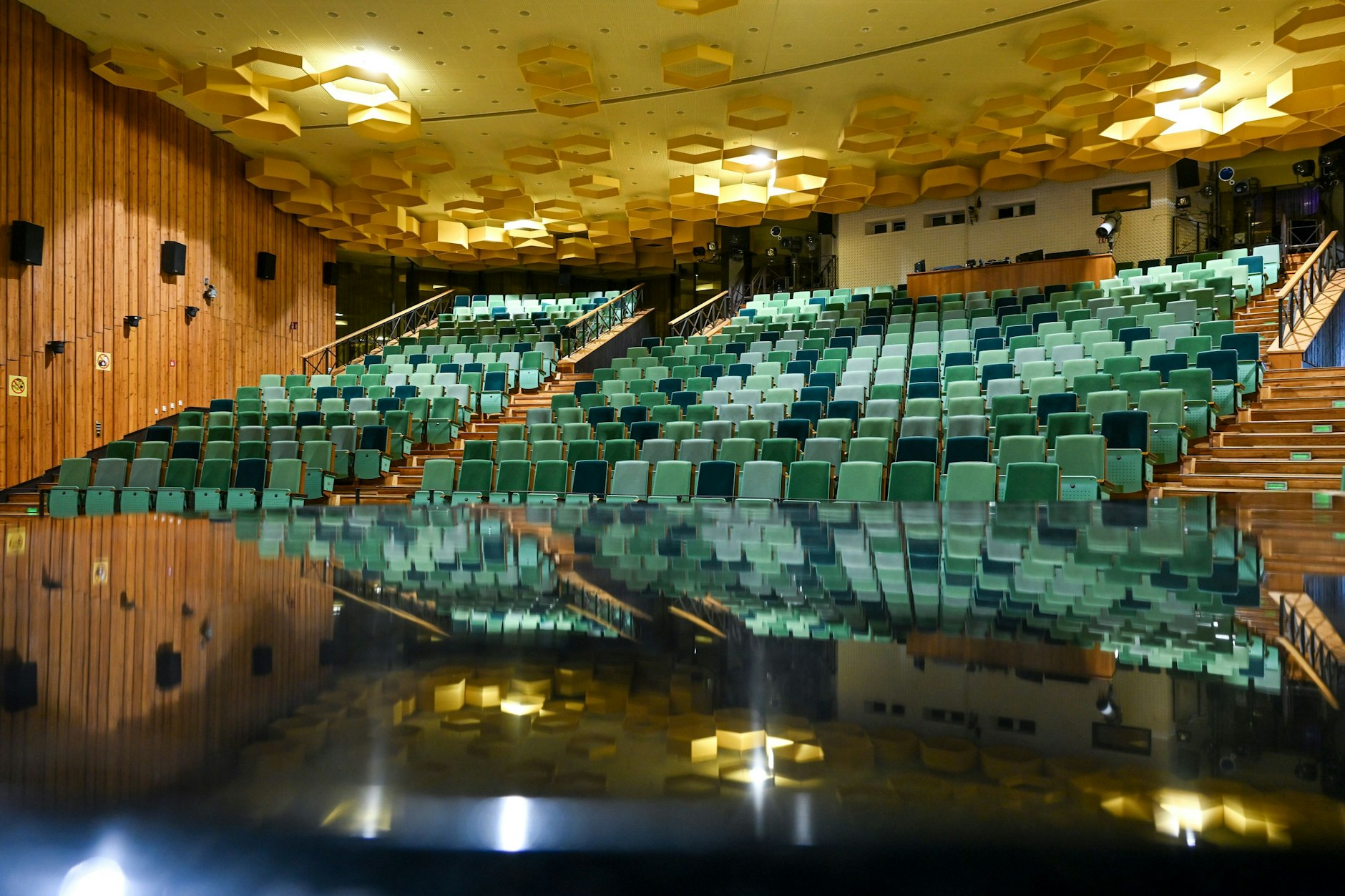 Das FEZ in Treptow-Köpenick besteht aus mehreren Gebäuden für Sport, gemeinsames Arbeiten und Freizeitgestaltung.