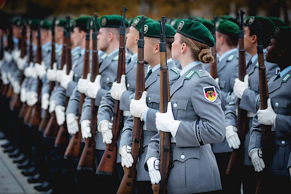 Die Bundeswehr wirt aufgestockt. Künftig müssen alle zur Musterung.