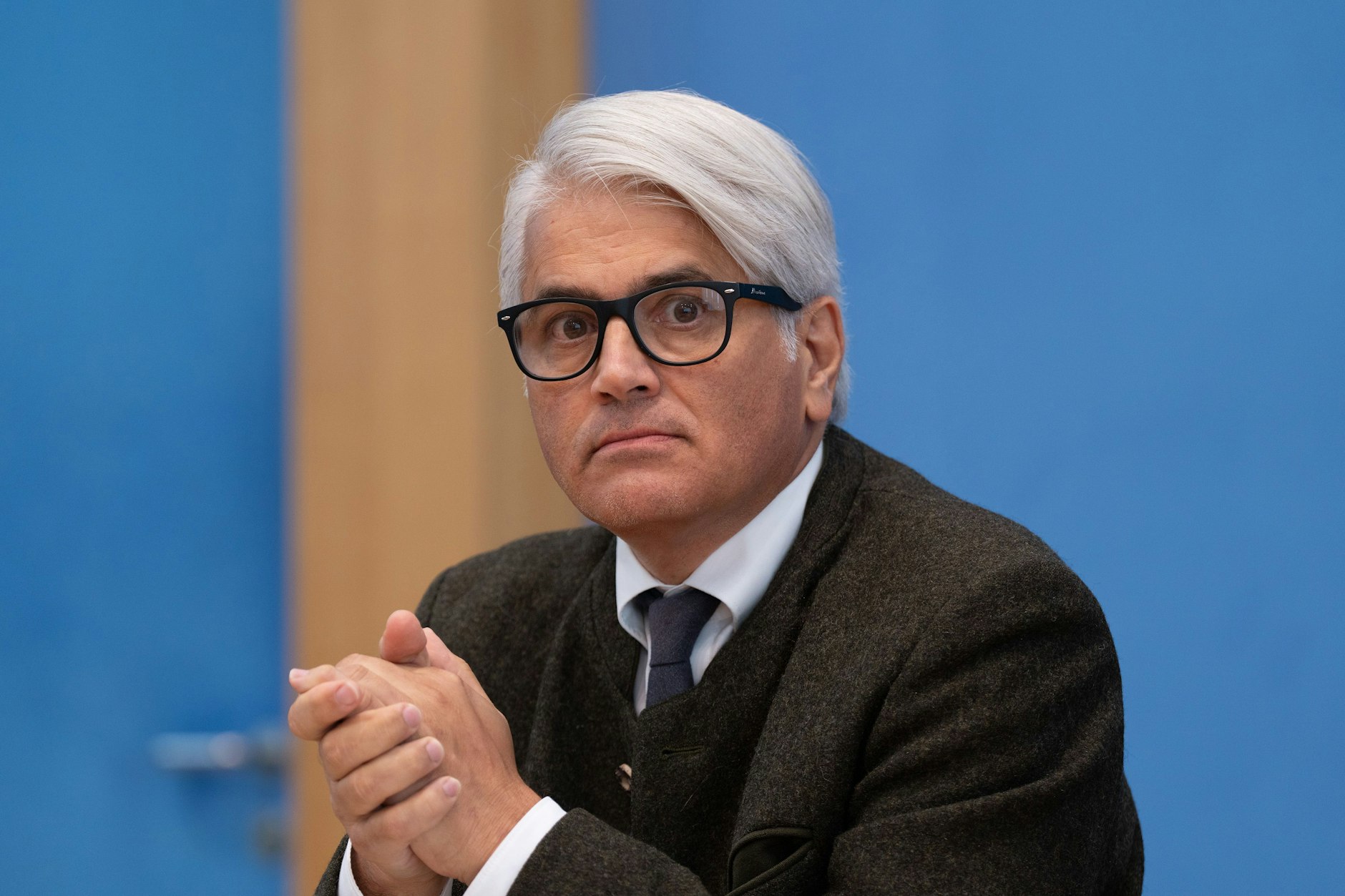 Mehmet Daimagüler, Beauftragter gegen Antiziganismus und für das Leben der Sinti und Sintize sowie Roma und Romnja in Deutschland. Sein Vertrag wird nicht verlängert.