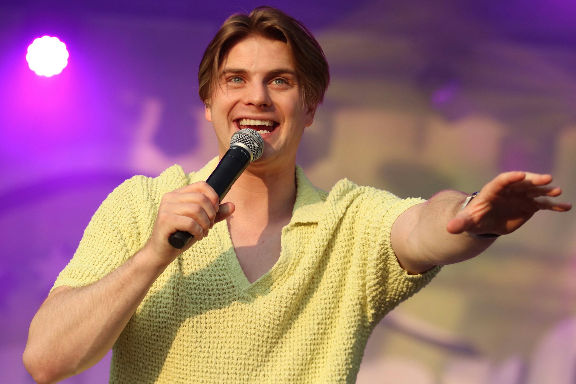 Vincent Gross hat sich als Schlagerstar eine große Fanbase aufgebaut.