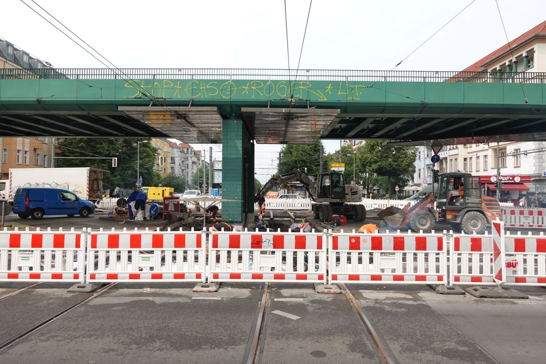So wie hier an der Schönhauser Allee, Ecke Bornholmer Straße sieht es bald großflächig im an der Magistrale aus.