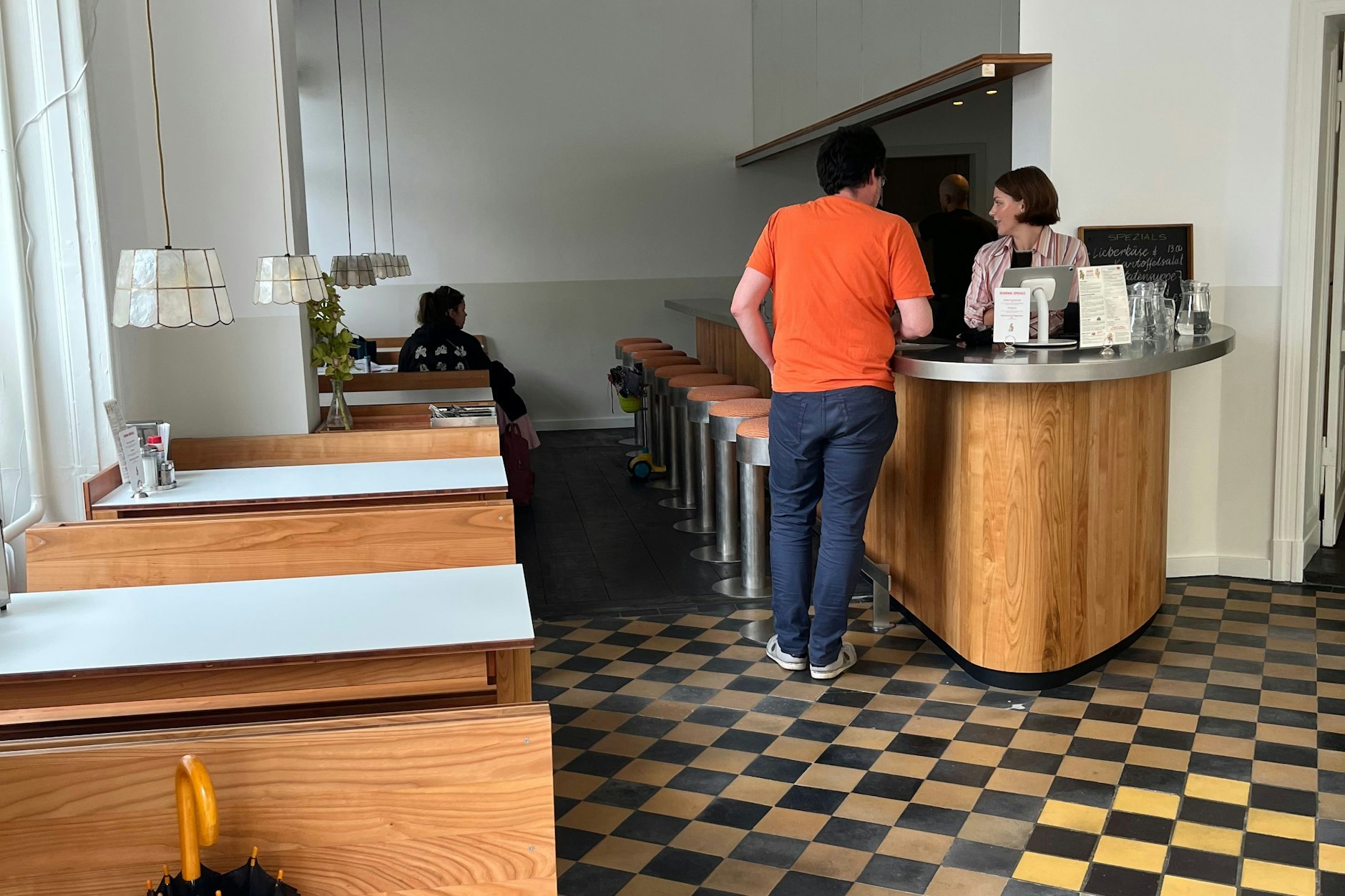 Das „Onette“: Frühstück und Wein im Diner Style