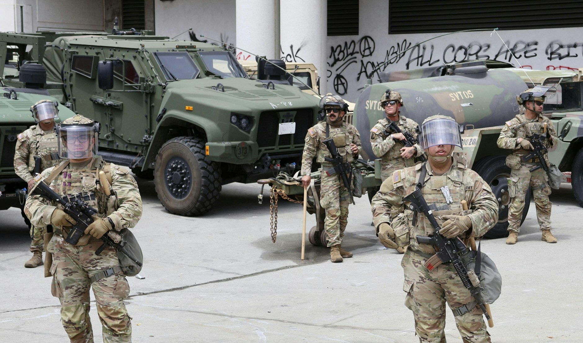 Die Nationalgarde wurde von Donald Trump aktiviert und ist in Los Angeles eingetroffen
