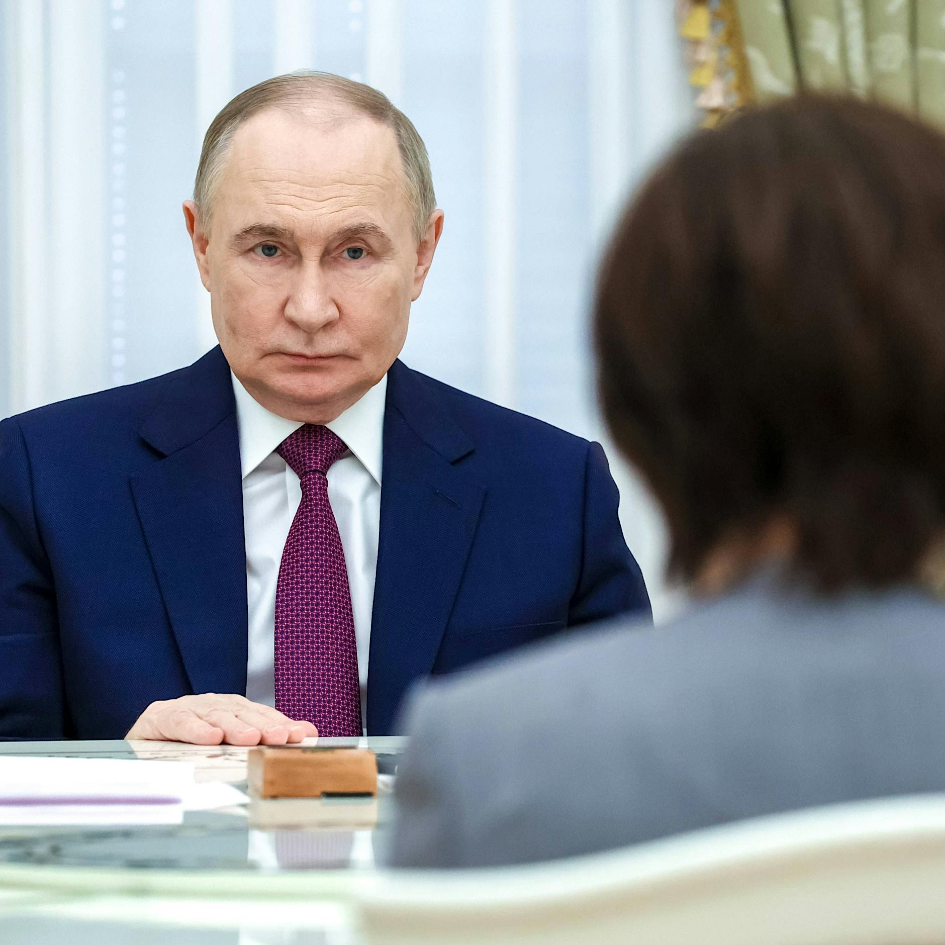 Bericht: Putins Tochter soll in Pariser Galerie mit Antikriegskunst arbeiten