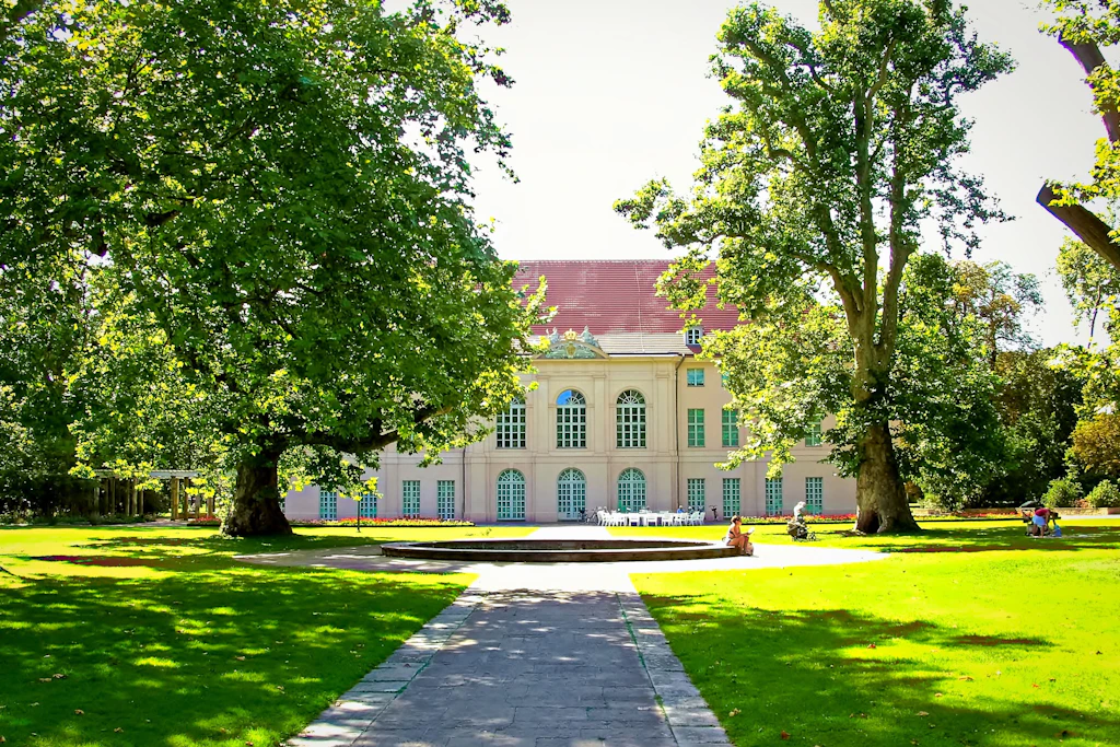 Das Schloss Schönhausen liegt idyllisch im Park von Pankow.