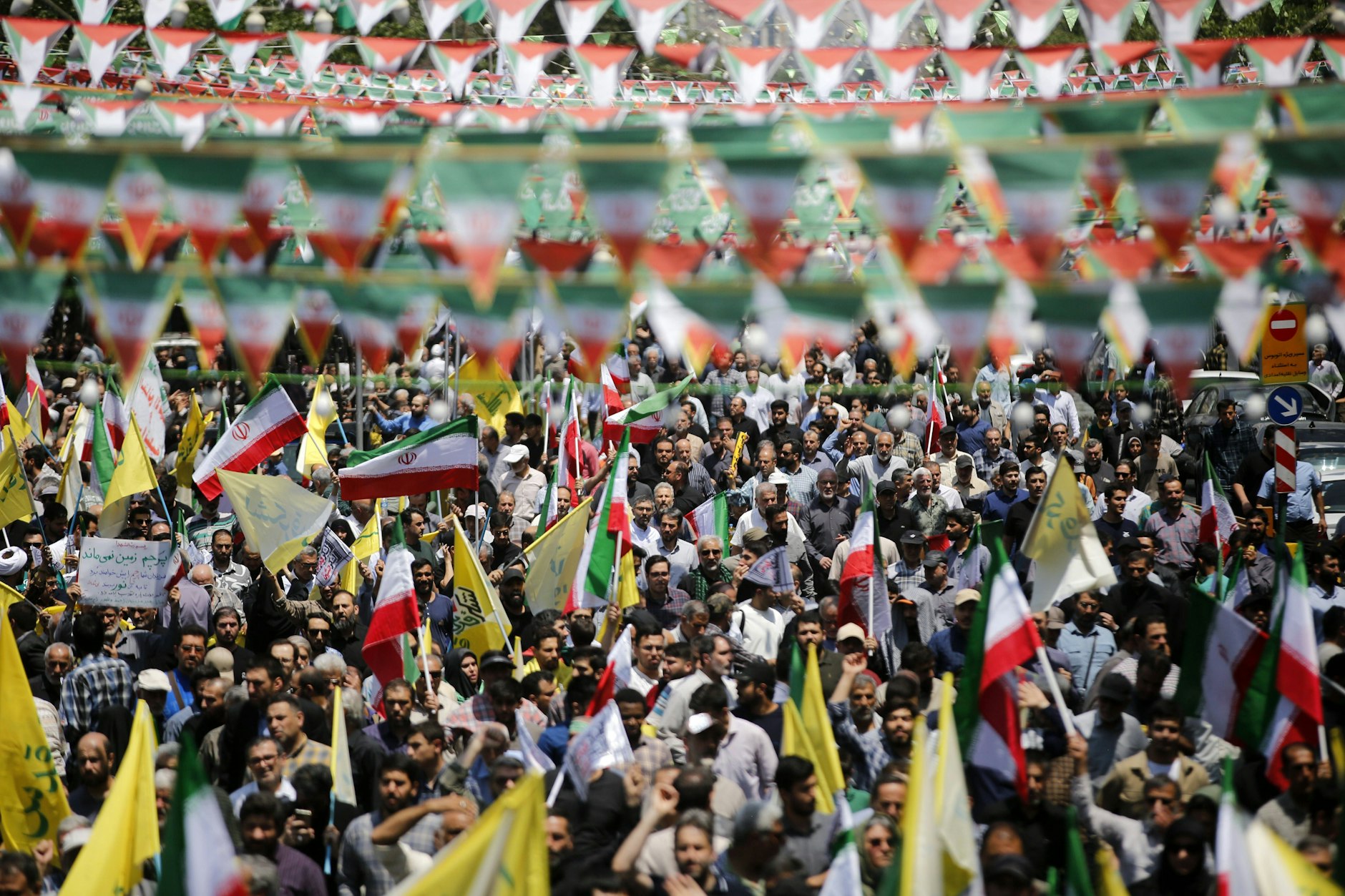 Protest in Teheran nach den Angriffen Israels