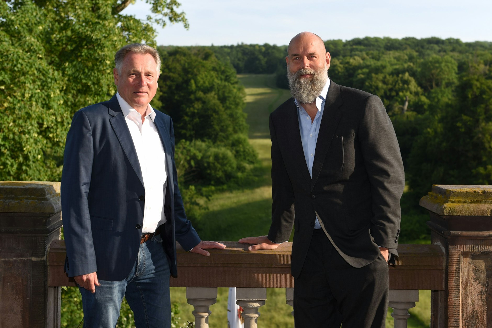 Holger Friedrich mit Bernd Hilder auf Schloss Ettersburg bei Weimar.