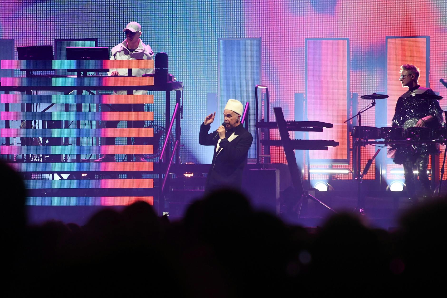 Die Pet Shop Boys, hier am 6. Juli 2024 beim Konzert in der Uber-Arena