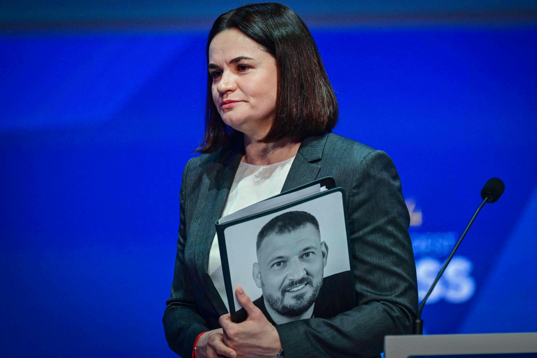 Nach fünf Jahren im belarussischen Gefängnis: Das Oppositionspaar Swetlana und Sergej Tichanowski sind wieder vereinigt.