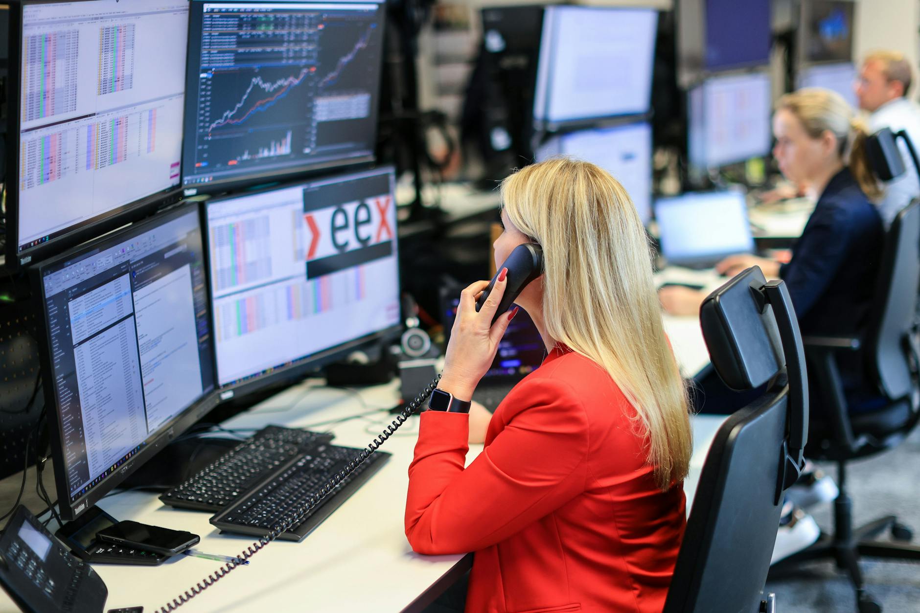 Die Europäische Energiebörse EEX in Leipzig entwickelt, betreibt und vernetzt Märkte für den globalen Energiehandel. Hier werden im Jahr fast 700 Millionen Euro umgesetzt.