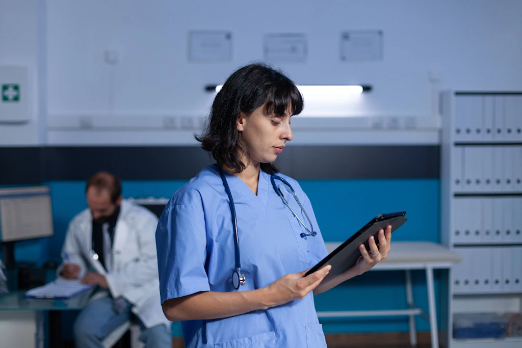 Warum eine Arztpraxis in Neukölln ihre Patienten ermahnt: „Seid nett!“