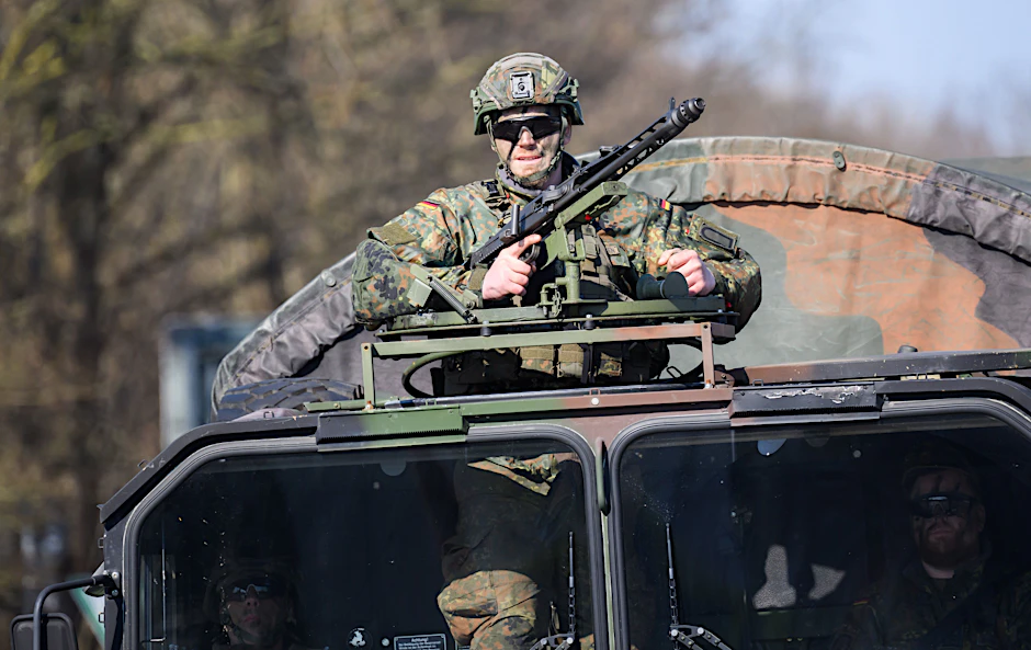 Über die geplante Bundeswehrreform wird weiter heftig diskutiert.