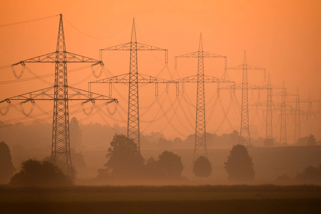 Die Hitzewelle könnte am Wochenende auch das deutsche Stromsystem unter Druck setzen.