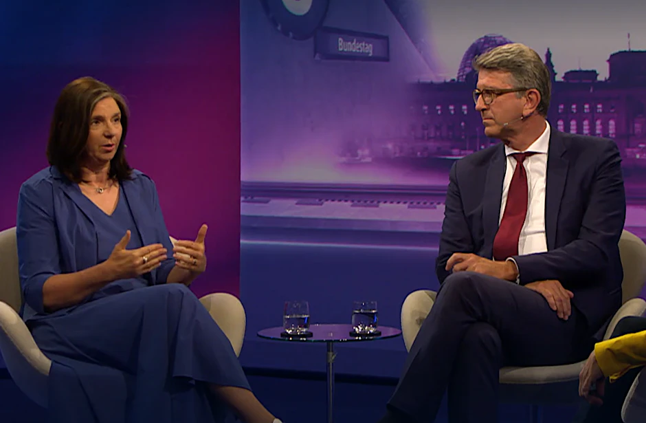 Austausch von Argumenten oder doch nur von Haltungen? <a href="https://www.berliner-zeitung.de/kultur-vergnuegen/debatte/kulturstaatsminister-wolfram-weimer-wir-sind-mitten-in-einem-kulturkampf-li.2330936">Kulturstaatsminister Wolfram Weimer</a> und die Abgeordnete Katrin Göring-Eckardt bei Maischberger.