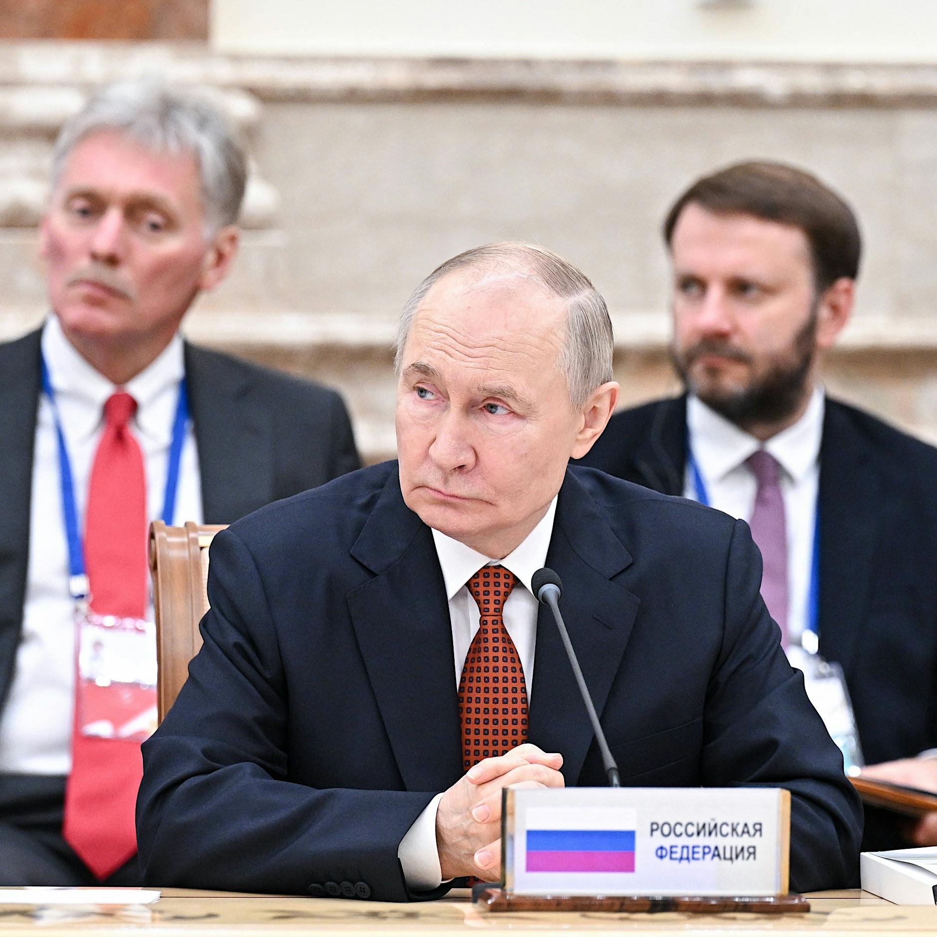 Trump stoppt Waffenlieferungen an Ukraine: So reagiert der Kreml