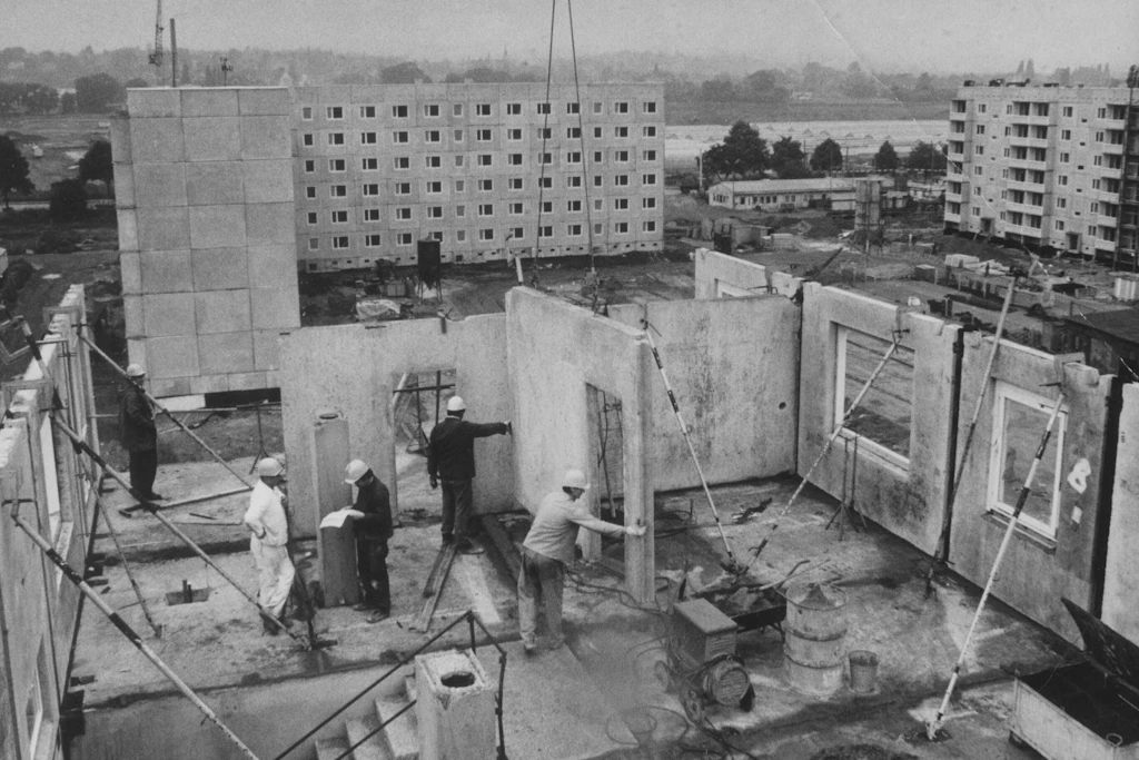 Wohnraum war eines der kontinuierlichen Problemfelder der DDR-Gesellschaft und wurde auch von der SFD dokumentiert.