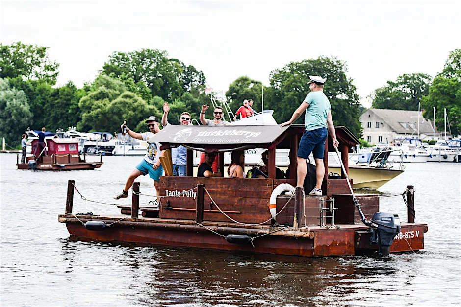 Ein Tag auf dem Wasser ist auch per Floß möglich.